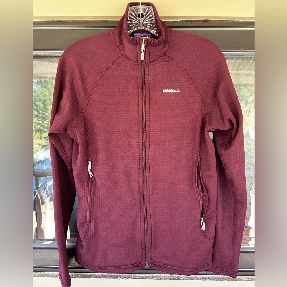 Patagonia Burgundy R1 full zip, women’s medium